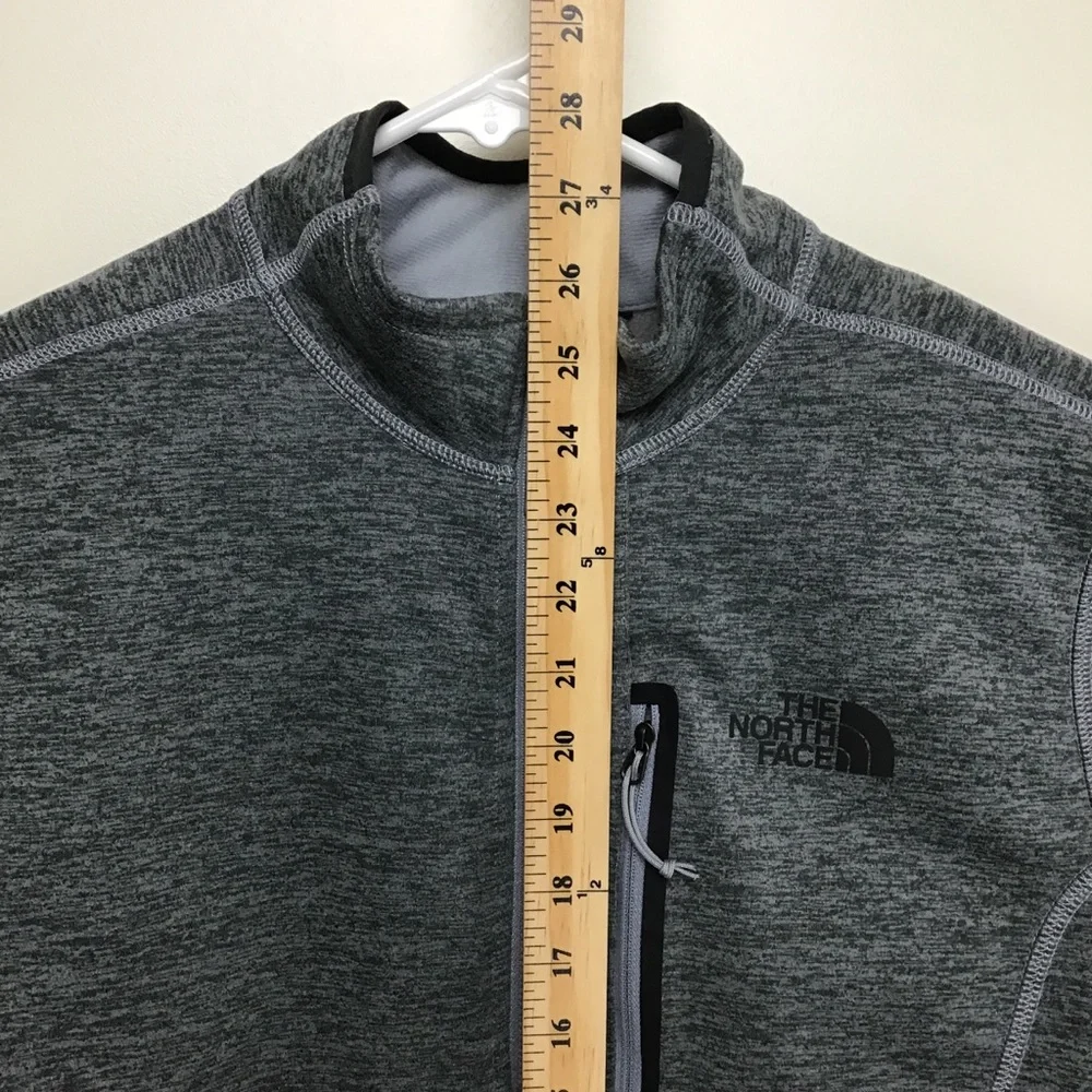The North Face mens long sleeve half zip pullover jacket small